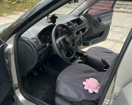 Бежевый Шкода Фабия, объемом двигателя 1.2 л и пробегом 185 тыс. км за 4950 $, фото 15 на Automoto.ua