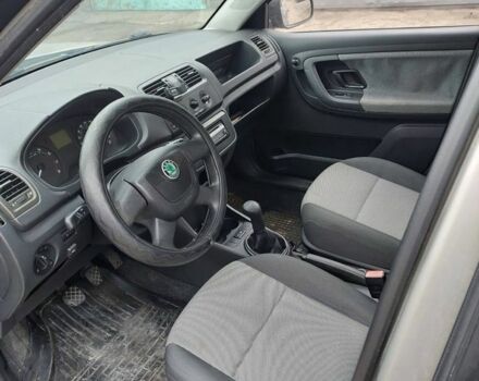 Бежевый Шкода Фабия, объемом двигателя 1.2 л и пробегом 272 тыс. км за 2500 $, фото 5 на Automoto.ua