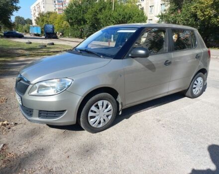 Бежевый Шкода Фабия, объемом двигателя 1.2 л и пробегом 205 тыс. км за 4000 $, фото 5 на Automoto.ua