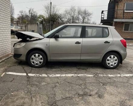 Бежевий Шкода Фабія, об'ємом двигуна 1.2 л та пробігом 260 тис. км за 2650 $, фото 4 на Automoto.ua