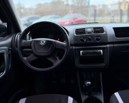 Бежевый Шкода Фабия, объемом двигателя 1.2 л и пробегом 196 тыс. км за 4850 $, фото 7 на Automoto.ua