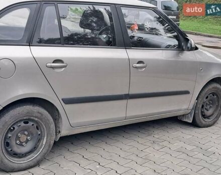 Шкода Фабия 2011 в Бурштыне на Automoto.ua Бежевый Шкода Фабия, объемом двигателя 1.4 л и пробегом 156 тыс. км за 5200 $, фото 3 на Automoto.ua