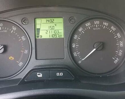 Бежевий Шкода Фабія, об'ємом двигуна 1.2 л та пробігом 211 тис. км за 4800 $, фото 1 на Automoto.ua