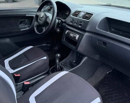 Бежевый Шкода Фабия, объемом двигателя 1.2 л и пробегом 196 тыс. км за 4850 $, фото 8 на Automoto.ua