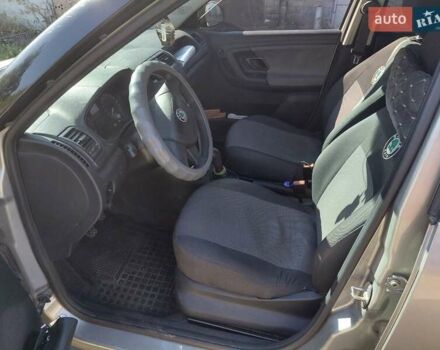 Бежевий Шкода Фабія, об'ємом двигуна 1.2 л та пробігом 211 тис. км за 5000 $, фото 8 на Automoto.ua