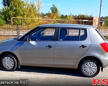 Бежевый Шкода Фабия, объемом двигателя 1.2 л и пробегом 180 тыс. км за 6300 $, фото 3 на Automoto.ua