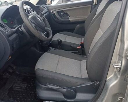 Бежевий Шкода Фабія, об'ємом двигуна 1.2 л та пробігом 80 тис. км за 5900 $, фото 21 на Automoto.ua