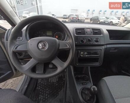 Бежевий Шкода Фабія, об'ємом двигуна 1.2 л та пробігом 80 тис. км за 5900 $, фото 23 на Automoto.ua