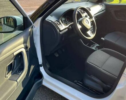 Бежевый Шкода Фабия, объемом двигателя 1.2 л и пробегом 140 тыс. км за 6300 $, фото 3 на Automoto.ua