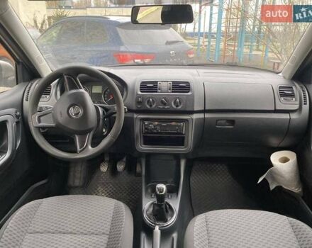 Бежевый Шкода Фабия, объемом двигателя 1.39 л и пробегом 198 тыс. км за 6500 $, фото 2 на Automoto.ua