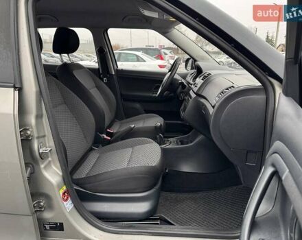 Бежевый Шкода Фабия, объемом двигателя 1.39 л и пробегом 200 тыс. км за 7000 $, фото 11 на Automoto.ua