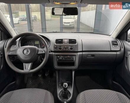 Бежевый Шкода Фабия, объемом двигателя 1.39 л и пробегом 200 тыс. км за 7000 $, фото 12 на Automoto.ua