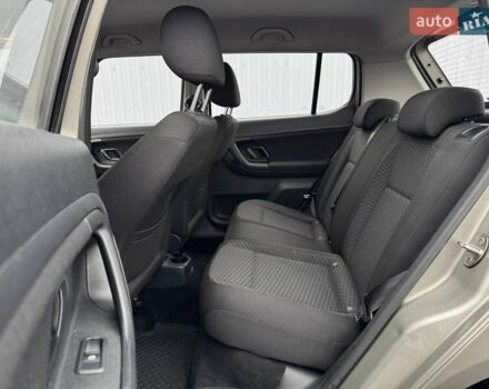 Бежевый Шкода Фабия, объемом двигателя 1.39 л и пробегом 200 тыс. км за 7000 $, фото 9 на Automoto.ua