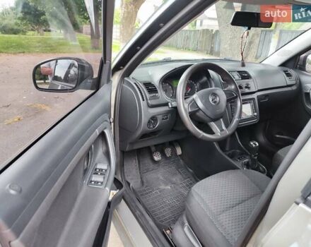 Бежевый Шкода Фабия, объемом двигателя 1.4 л и пробегом 233 тыс. км за 6450 $, фото 11 на Automoto.ua