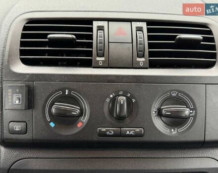 Бежевый Шкода Фабия, объемом двигателя 1.39 л и пробегом 200 тыс. км за 7000 $, фото 23 на Automoto.ua