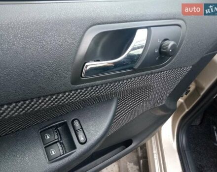 Бежевый Шкода Фабия, объемом двигателя 1.4 л и пробегом 204 тыс. км за 4100 $, фото 52 на Automoto.ua