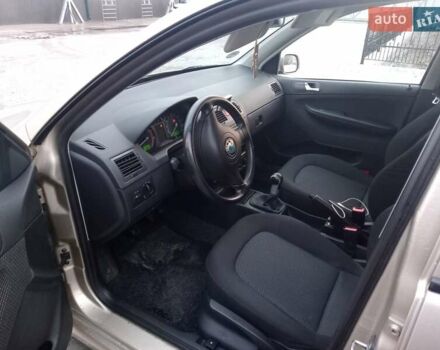 Бежевый Шкода Фабия, объемом двигателя 1.4 л и пробегом 204 тыс. км за 4100 $, фото 60 на Automoto.ua