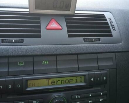 Бежевый Шкода Фабия, объемом двигателя 1.4 л и пробегом 204 тыс. км за 4100 $, фото 1 на Automoto.ua