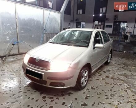 Бежевый Шкода Фабия, объемом двигателя 1.2 л и пробегом 140 тыс. км за 2999 $, фото 2 на Automoto.ua