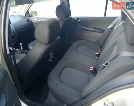 Бежевый Шкода Фабия, объемом двигателя 1.4 л и пробегом 204 тыс. км за 4100 $, фото 9 на Automoto.ua