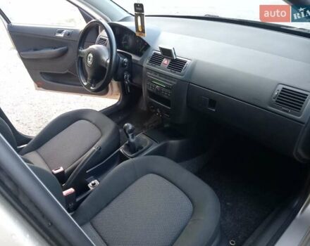 Бежевый Шкода Фабия, объемом двигателя 1.4 л и пробегом 204 тыс. км за 4100 $, фото 7 на Automoto.ua