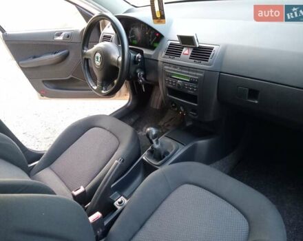 Бежевый Шкода Фабия, объемом двигателя 1.4 л и пробегом 204 тыс. км за 4100 $, фото 4 на Automoto.ua