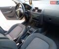Бежевый Шкода Фабия, объемом двигателя 1.4 л и пробегом 204 тыс. км за 4100 $, фото 4 на Automoto.ua