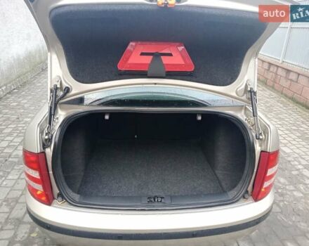 Бежевый Шкода Фабия, объемом двигателя 1.4 л и пробегом 204 тыс. км за 4100 $, фото 57 на Automoto.ua