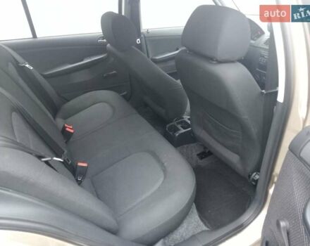 Бежевый Шкода Фабия, объемом двигателя 1.4 л и пробегом 204 тыс. км за 4100 $, фото 54 на Automoto.ua