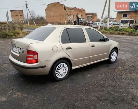 Бежевий Шкода Фабія, об'ємом двигуна 1.4 л та пробігом 300 тис. км за 2750 $, фото 3 на Automoto.ua