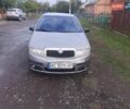 Бежевый Шкода Фабия, объемом двигателя 1.2 л и пробегом 221 тыс. км за 3200 $, фото 1 на Automoto.ua