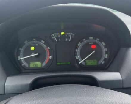 Бежевый Шкода Фабия, объемом двигателя 1.4 л и пробегом 199 тыс. км за 3900 $, фото 5 на Automoto.ua