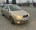 Бежевый Шкода Фабия, объемом двигателя 1.4 л и пробегом 199 тыс. км за 3900 $, фото 2 на Automoto.ua
