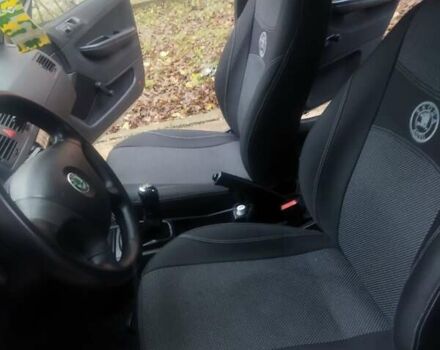 Бежевый Шкода Фабия, объемом двигателя 1.2 л и пробегом 225 тыс. км за 3500 $, фото 11 на Automoto.ua