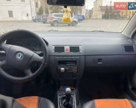 Бежевый Шкода Фабия, объемом двигателя 1.2 л и пробегом 285 тыс. км за 3100 $, фото 6 на Automoto.ua