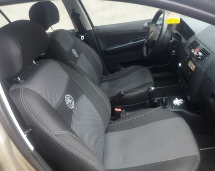 Бежевый Шкода Фабия, объемом двигателя 1.2 л и пробегом 225 тыс. км за 3500 $, фото 3 на Automoto.ua