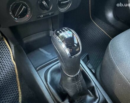 Бежевий Шкода Фабія, об'ємом двигуна 1.4 л та пробігом 190 тис. км за 5690 $, фото 13 на Automoto.ua