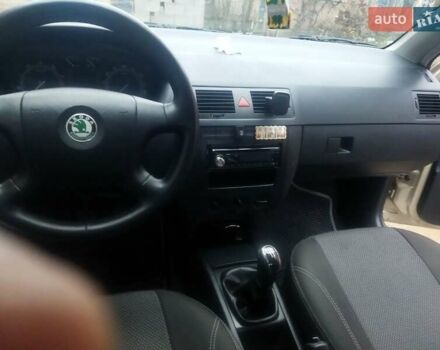 Бежевый Шкода Фабия, объемом двигателя 1.2 л и пробегом 225 тыс. км за 3500 $, фото 9 на Automoto.ua