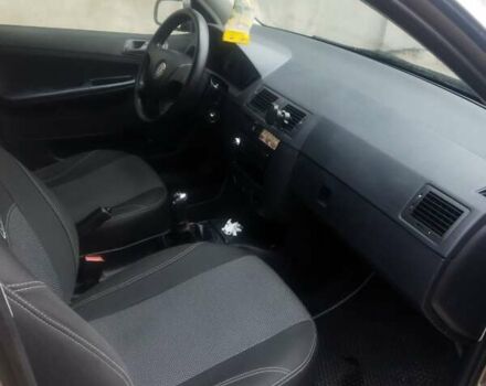 Бежевый Шкода Фабия, объемом двигателя 1.2 л и пробегом 225 тыс. км за 3500 $, фото 3 на Automoto.ua