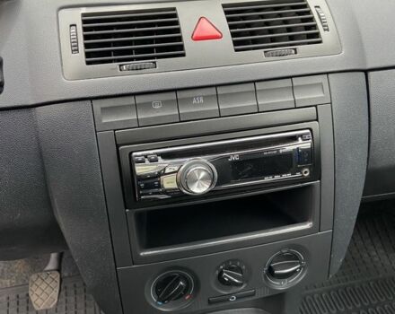 Шкода Фабия 2005 в Чернигове на Automoto.ua Бежевый Шкода Фабия, объемом двигателя 1.4 л и пробегом 245 тыс. км за 3900 $, фото 13 на Automoto.ua