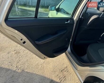 Бежевий Шкода Фабія, об'ємом двигуна 1.4 л та пробігом 211 тис. км за 4700 $, фото 19 на Automoto.ua