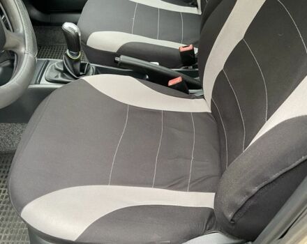 Шкода Фабия 2005 в Чернигове на Automoto.ua Бежевый Шкода Фабия, объемом двигателя 1.4 л и пробегом 245 тыс. км за 3900 $, фото 7 на Automoto.ua