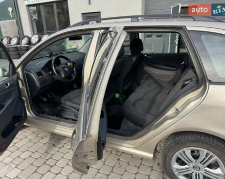 Бежевий Шкода Фабія, об'ємом двигуна 1.39 л та пробігом 210 тис. км за 3950 $, фото 12 на Automoto.ua