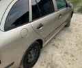 Бежевый Шкода Фабия, объемом двигателя 1.4 л и пробегом 308 тыс. км за 2899 $, фото 2 на Automoto.ua