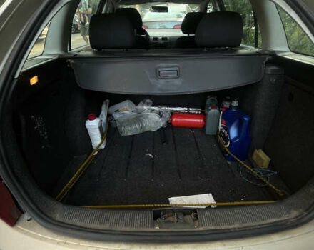 Бежевый Шкода Фабия, объемом двигателя 1.39 л и пробегом 214 тыс. км за 4478 $, фото 10 на Automoto.ua