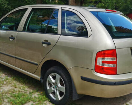 Бежевий Шкода Фабія, об'ємом двигуна 1.39 л та пробігом 234 тис. км за 3300 $, фото 1 на Automoto.ua