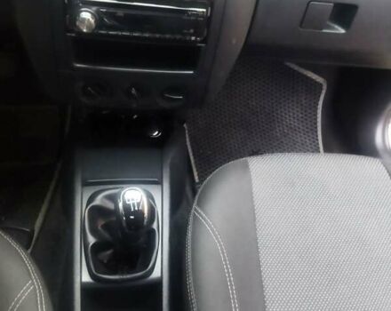 Бежевый Шкода Фабия, объемом двигателя 1.2 л и пробегом 225 тыс. км за 3500 $, фото 8 на Automoto.ua