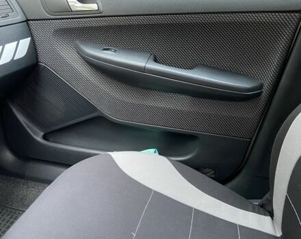 Шкода Фабия 2005 в Чернигове на Automoto.ua Бежевый Шкода Фабия, объемом двигателя 1.4 л и пробегом 245 тыс. км за 3900 $, фото 11 на Automoto.ua