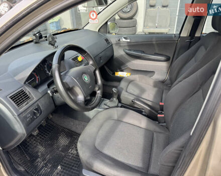 Бежевий Шкода Фабія, об'ємом двигуна 1.39 л та пробігом 210 тис. км за 3950 $, фото 14 на Automoto.ua