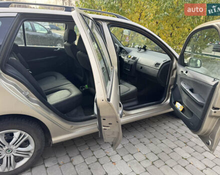 Бежевий Шкода Фабія, об'ємом двигуна 1.39 л та пробігом 210 тис. км за 3950 $, фото 8 на Automoto.ua